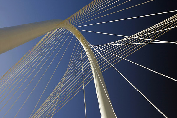 image of supports linking together on a suspension bridge